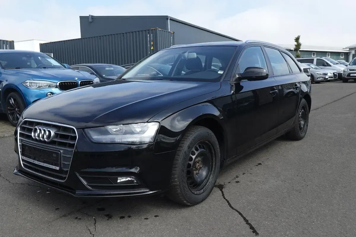 Używany Audi A4 Attraction 170 KM (125 kW) 2012 Czarny Kombi