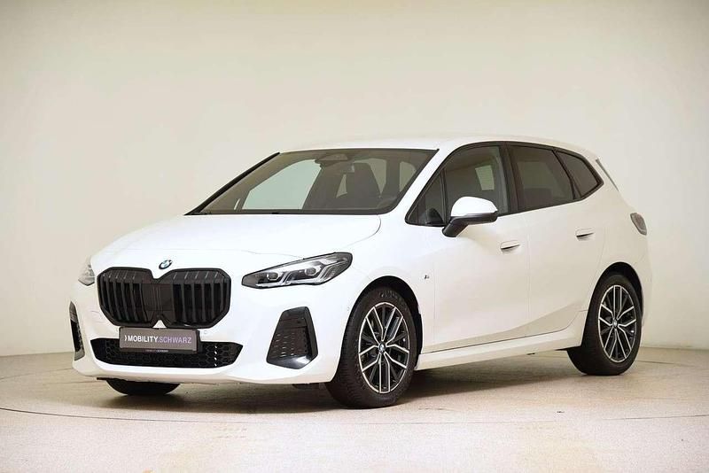 Alpinweiß Gebraucht 2024 BMW 218 M Sport Van / Kleinbus | 28.920 € (Guter Preis) - Bild 1/4