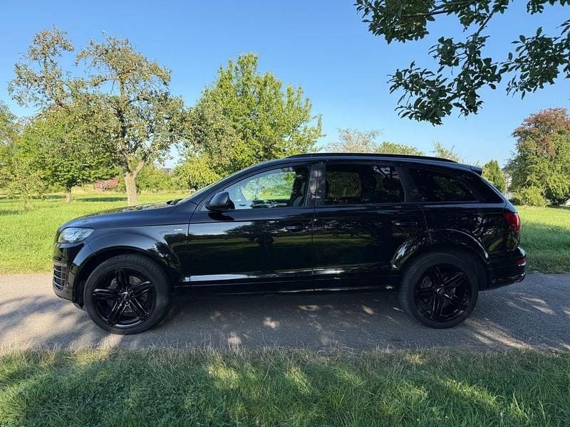 Schwarz Gebraucht 2014 Audi Q7 Ambiente SUV | 22.850 € (Etwas zu teuer) - Bild 1/4