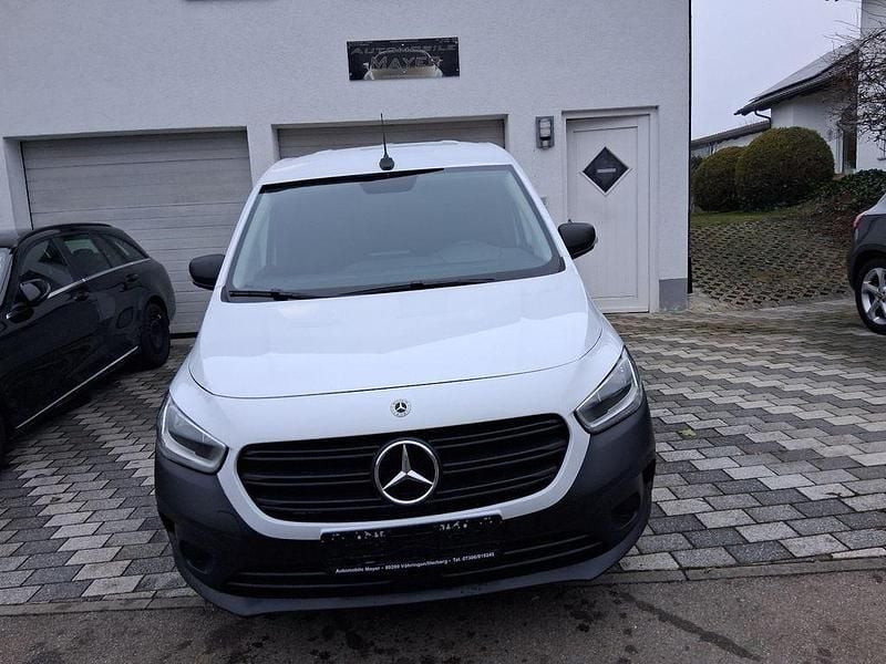 Weiß Gebraucht 2023 Mercedes Citan 110 Van / Kleinbus | 18.498 € (Fairer Preis) - Bild 1/4