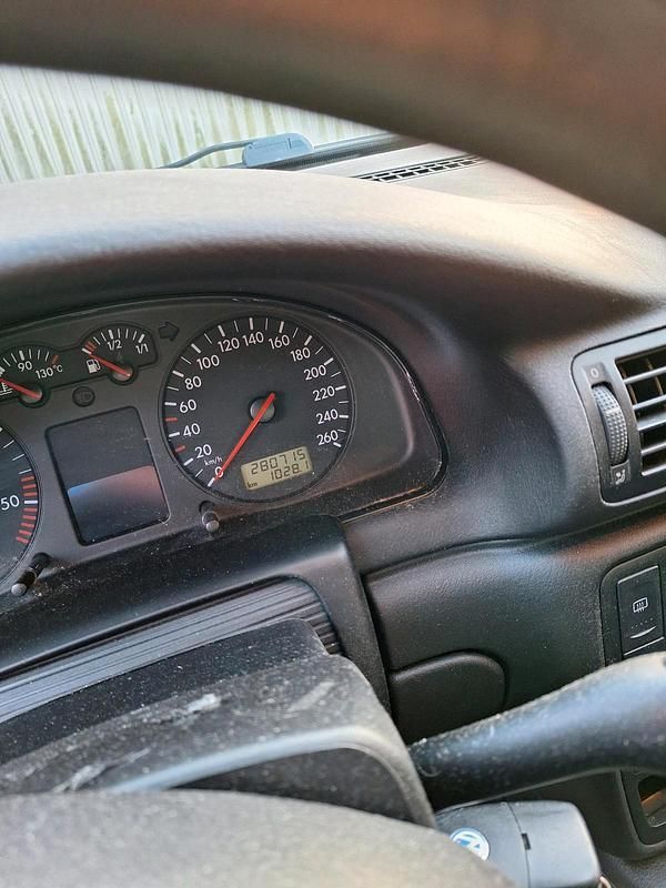 Brugt VW Passat 90 HK (66 kW) 2000 Blå Stationcar