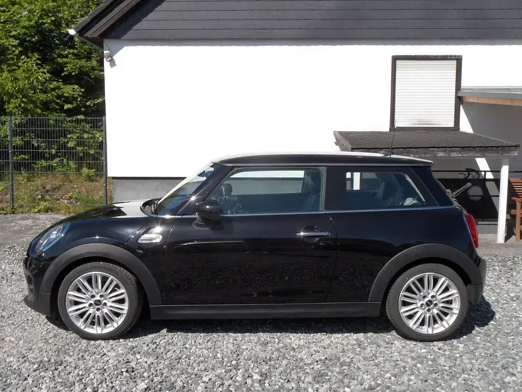 Gebraucht Mini Cooper 136 PS (100 kW) 2019 Schwarz Kleinwagen