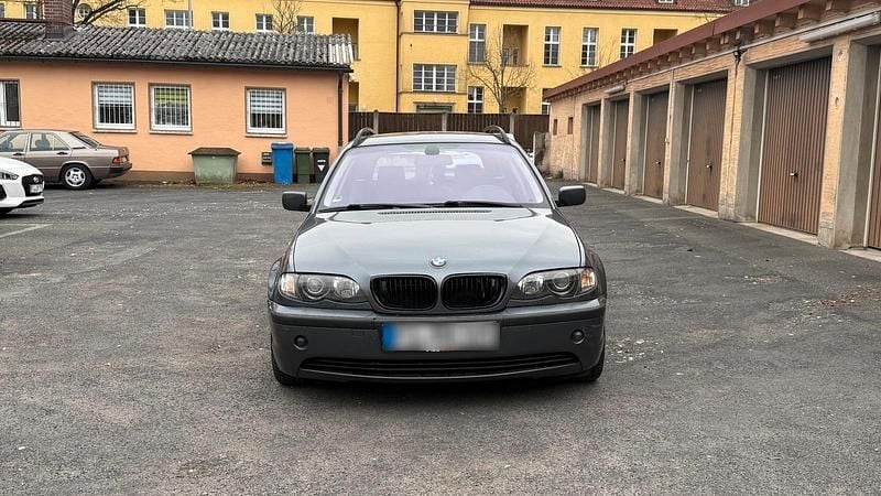 Gebraucht BMW 325 Basis 192 PS (141 kW) 2002 Grau Kombi