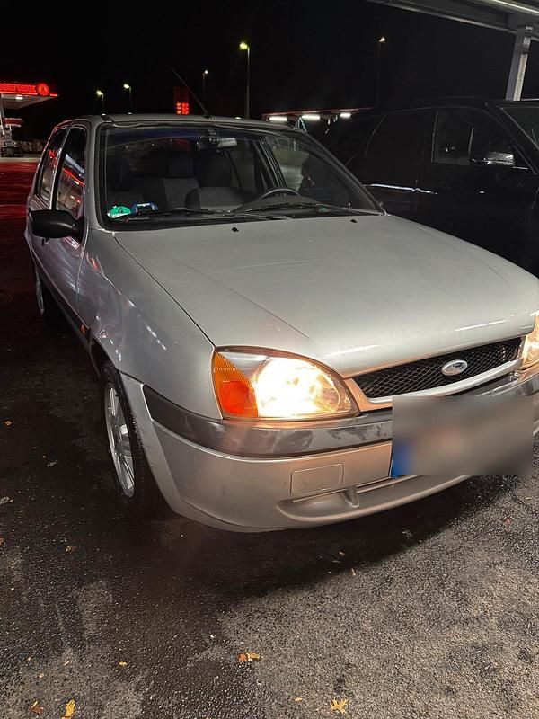 Silber Gebraucht 2001 Ford Fiesta Kleinwagen | 500 € - Bild 1/4