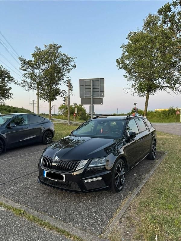 Gebraucht Skoda Octavia vRS 184 PS (135 kW) 2019 Schwarz Kombi