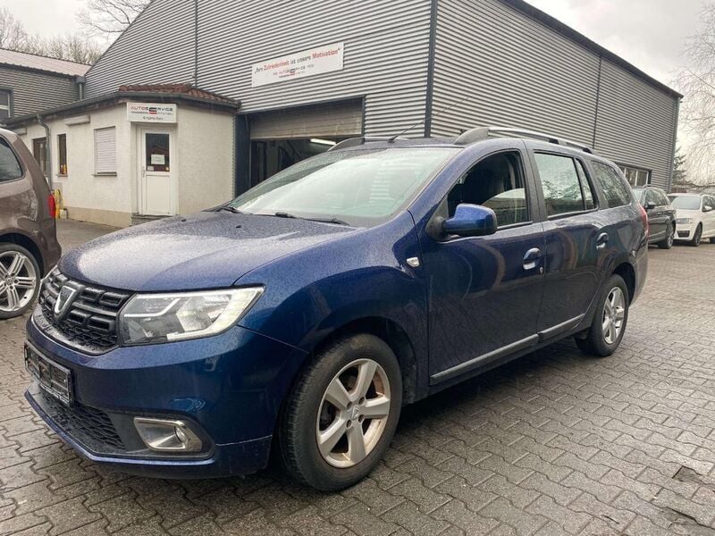 Blau Gebraucht 2017 Dacia Logan Lauréate Limousine | 7.999 € (Guter Preis) - Bild 1/4