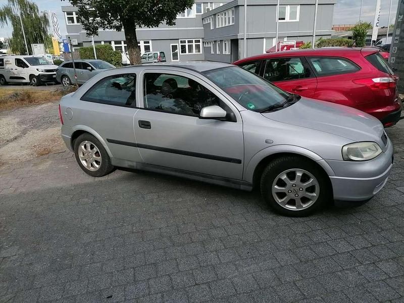 Silber Gebraucht 2002 Opel Astra Limousine | 2.350 € (Fairer Preis) - Bild 1/4
