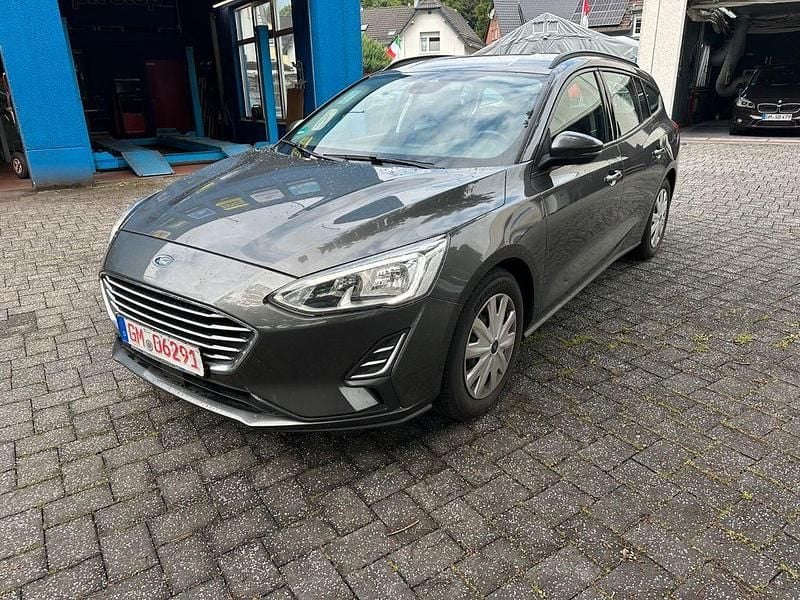 Gebraucht Ford Focus Trend 95 PS (69 kW) 2019 Grau Limousine