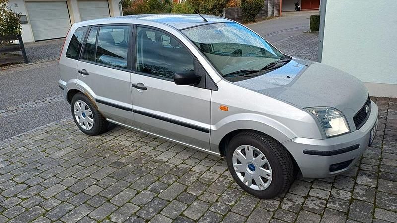 Silber Gebraucht 2004 Ford Fusion Limousine | 1.749 € (Guter Preis) - Bild 1/4