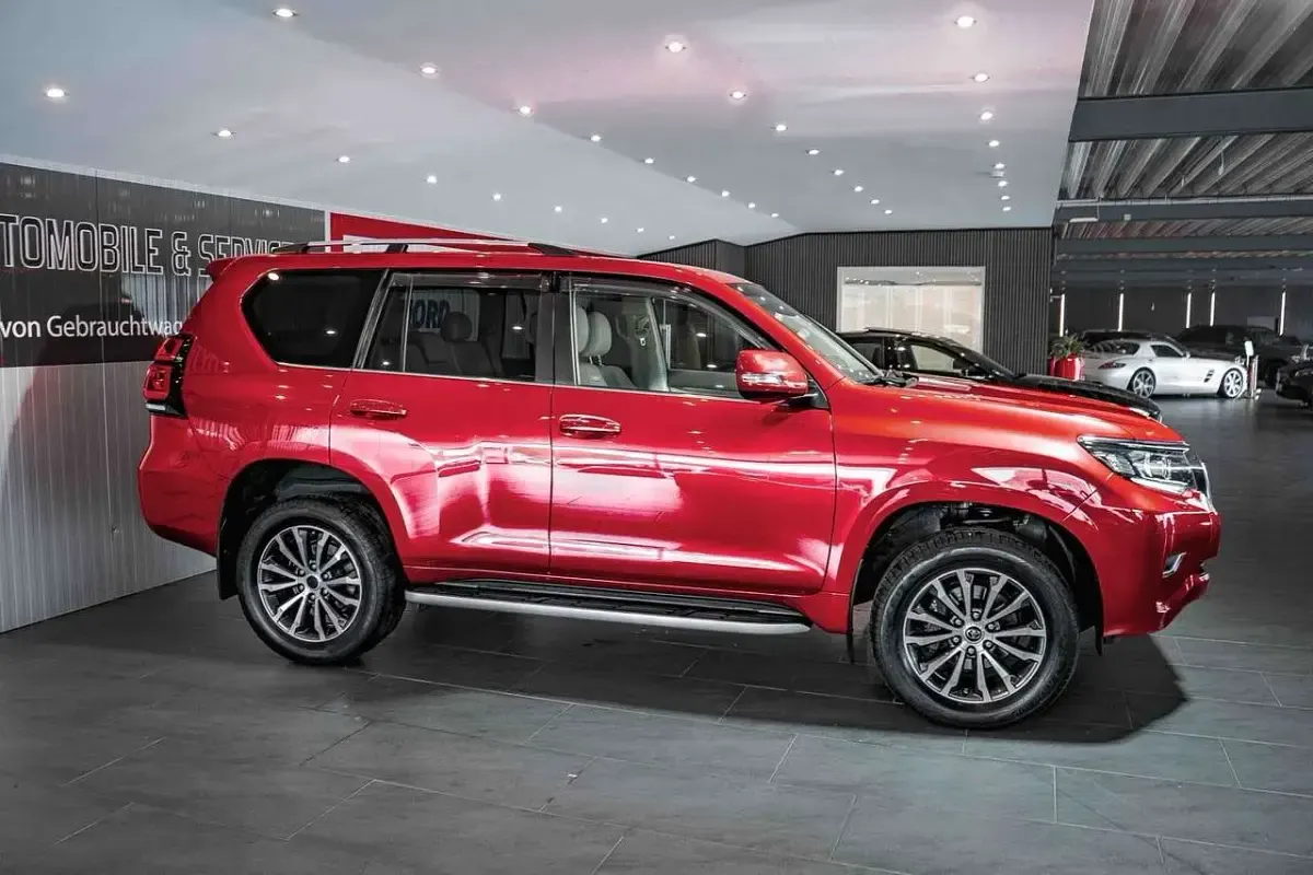Gebraucht Toyota Land Cruiser Executive 177 PS (130 kW) 2019 Rot SUV