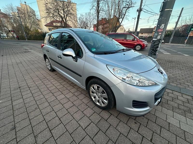 Silber Gebraucht 2010 Peugeot 207 Kombi | 2.450 € (Guter Preis) - Bild 1/4