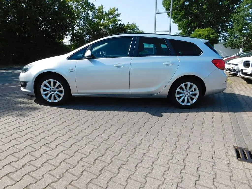 Gebraucht Opel Astra Active 140 PS (102 kW) 2013 Silber Kombi