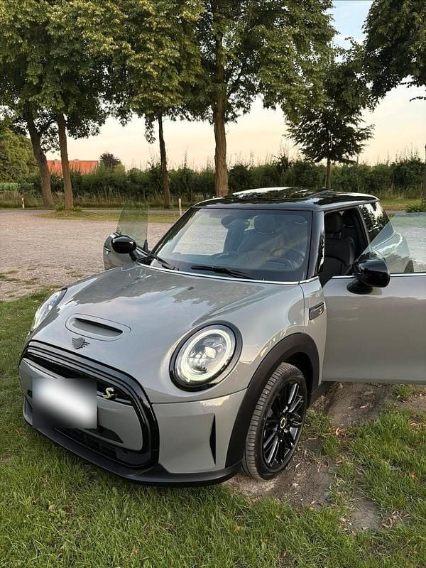 Second-hand Mini Cooper SE 135 kW (184 CP) 2022 Gri Hatchback