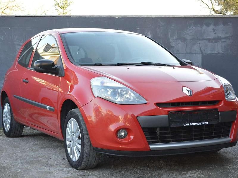 Gebraucht Renault Clio IV 75 PS (55 kW) 2012 Hellrot Kleinwagen