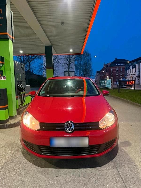 Gebraucht VW Golf VI 86 PS (63 kW) 2012 Rot Kleinwagen