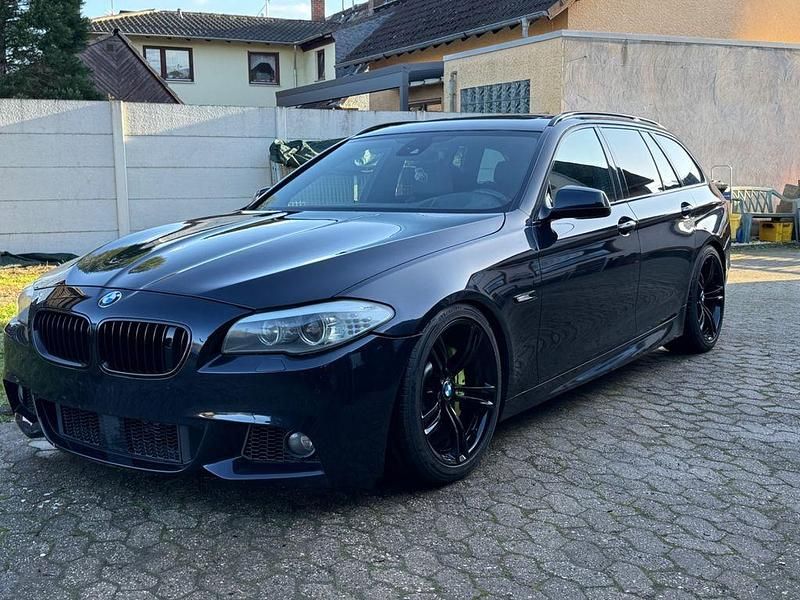 Gebraucht BMW 530 Performance 258 PS (189 kW) 2011 Schwarz Kombi
