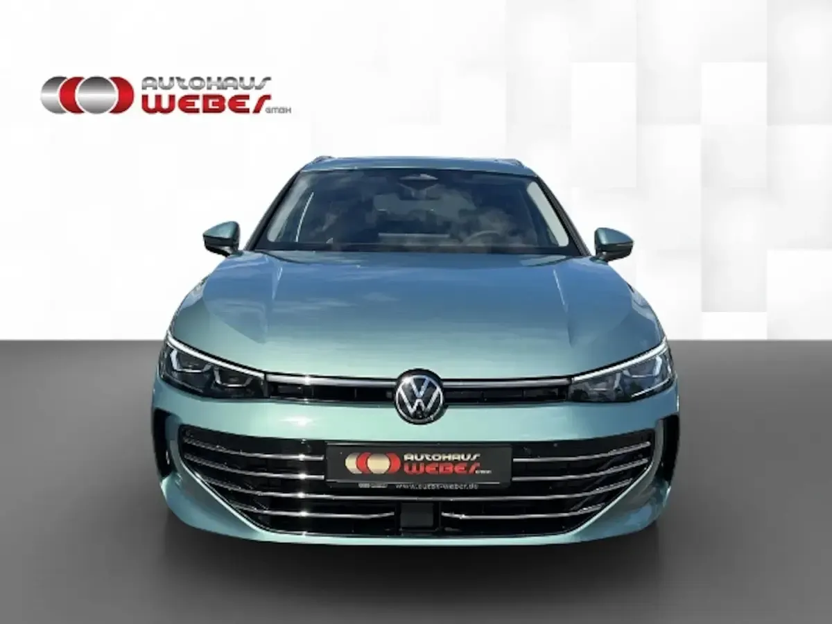 Gebraucht VW Passat Elegance 150 PS (110 kW) 2024 Andere farbe Kombi