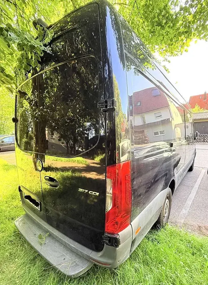 Gebraucht Mercedes Sprinter 170 PS (125 kW) 2023 Schwarz Van
