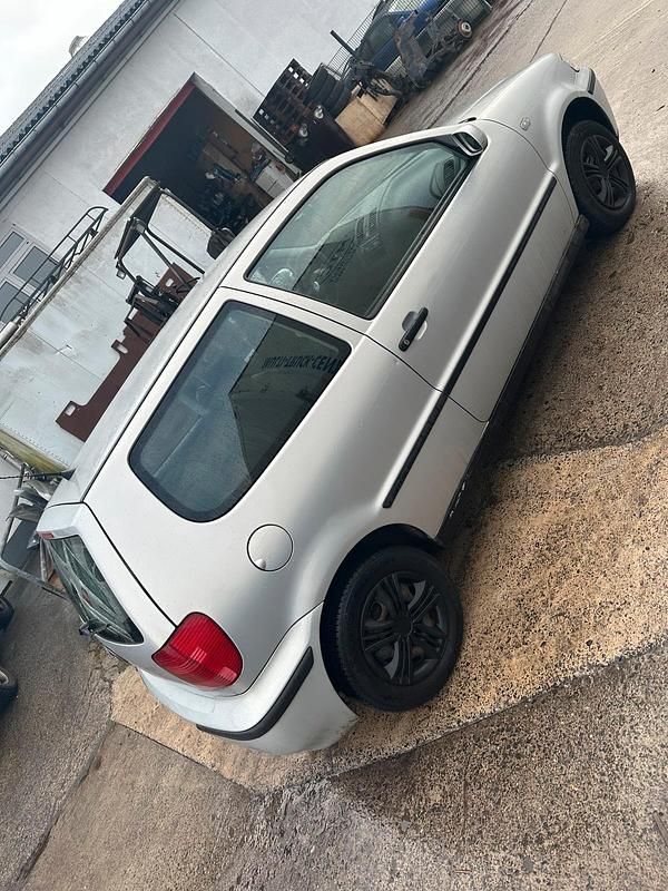 Gebraucht VW Polo 60 PS (44 kW) 2000 Silber Kleinwagen