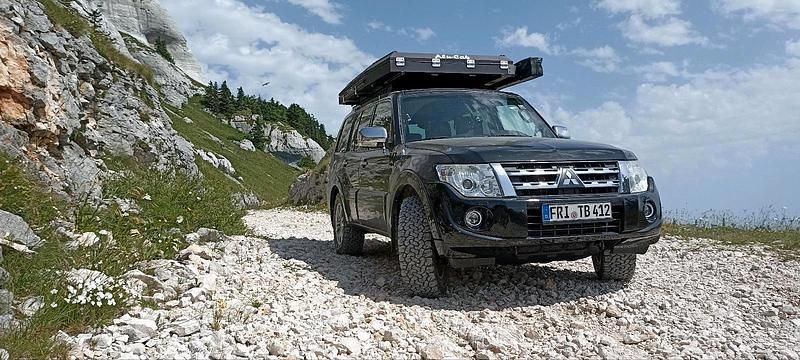 Schwarz Gebraucht 2015 Mitsubishi Pajero SUV | 35.000 € - Bild 1/4