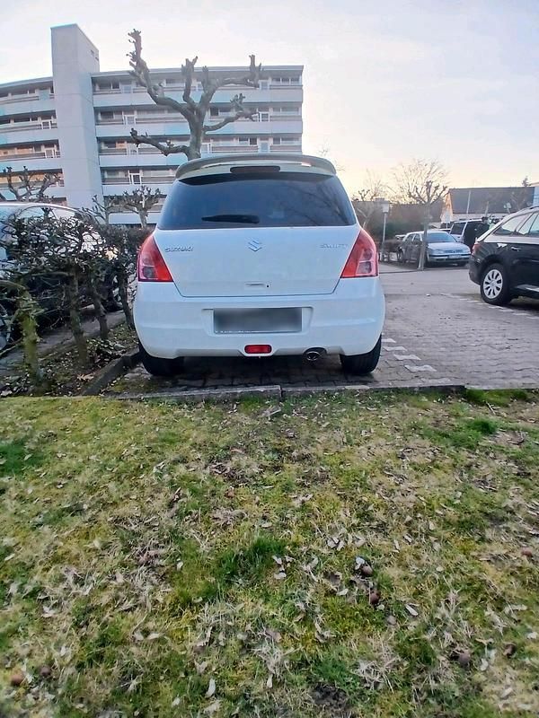 Gebraucht Suzuki Swift 2009 Weiß Kleinwagen