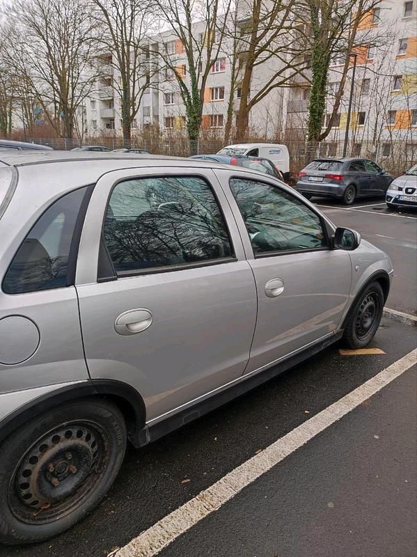 Gebraucht Opel Corsa 90 PS (66 kW) 2005 Silber Kleinwagen