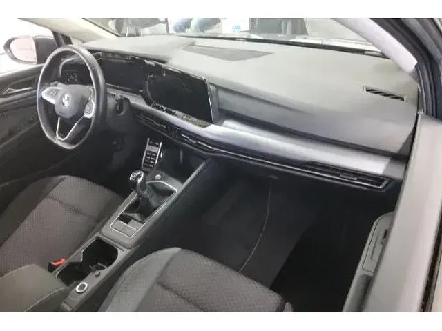 Gebraucht VW Golf VIII Active 150 PS (110 kW) 2022 Delfingrau metallic Limousine
