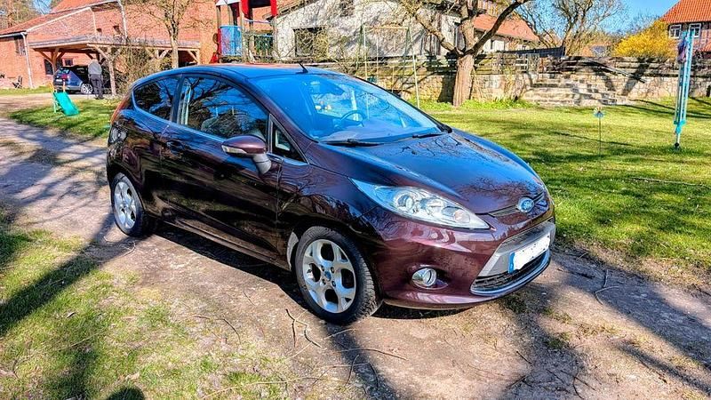 Gebraucht Ford Fiesta Titanium 90 PS (66 kW) 2009 Violet Kleinwagen