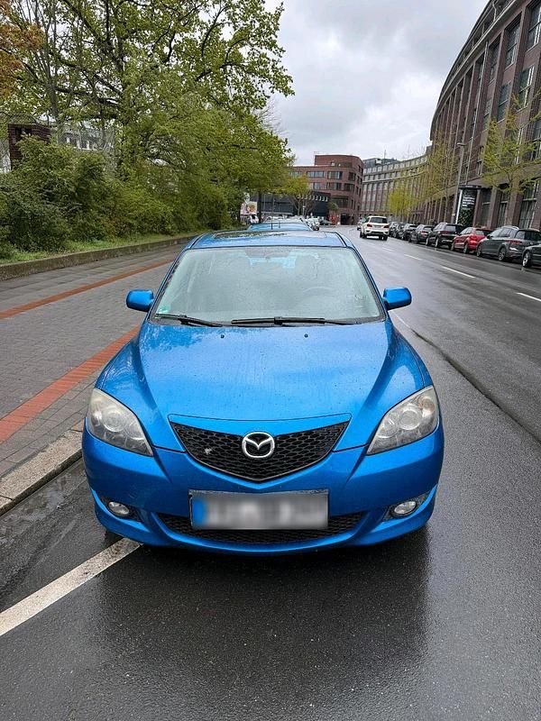 Usata Mazda 3 105 CV (77 kW) 2006 Blu Berlina