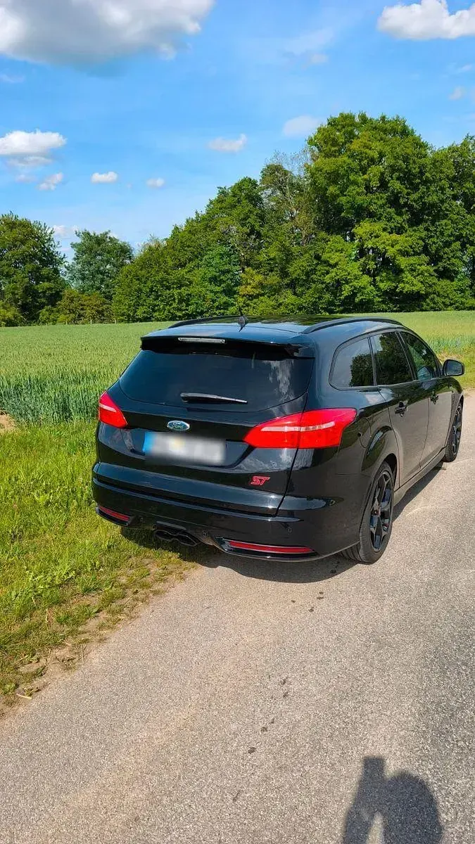 Gebraucht Ford Focus ST 250 PS (183 kW) 2018 Schwarz Kombi