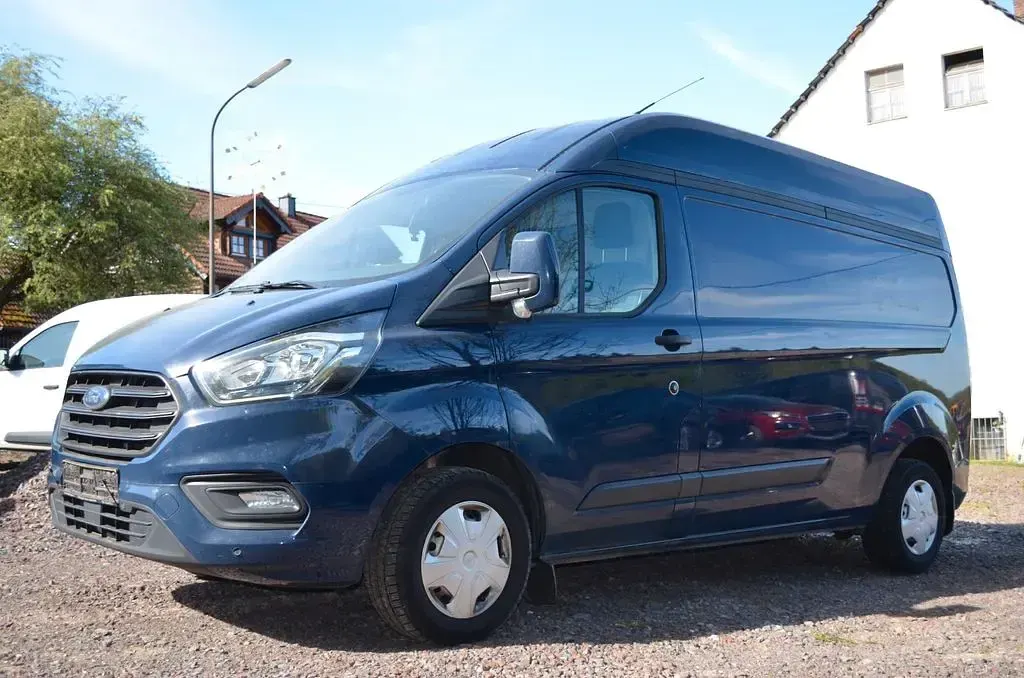Gebraucht Ford 300 Trend 131 PS (96 kW) 2020 Blau Van / Kleinbus
