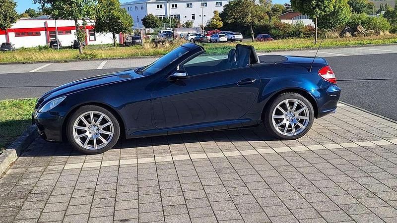 Blau Gebraucht 2005 Mercedes SLK200 Cabrio | 6.100 € (Fairer Preis) - Bild 1/4