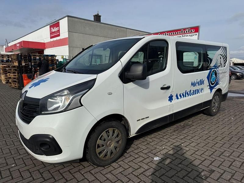 Gebraucht Renault Trafic Expression 125 PS (91 kW) 2016 Weiß Van / Kleinbus