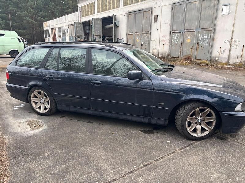 Gebraucht BMW 525 163 PS (119 kW) 2003 Blau Kombi