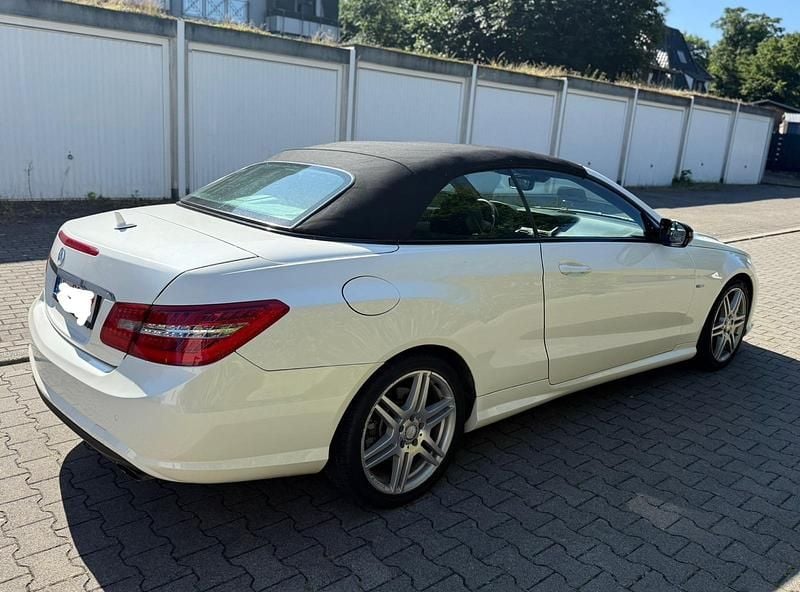 Gebraucht Mercedes E350 AMG 231 PS (169 kW) 2011 Weiß Cabrio