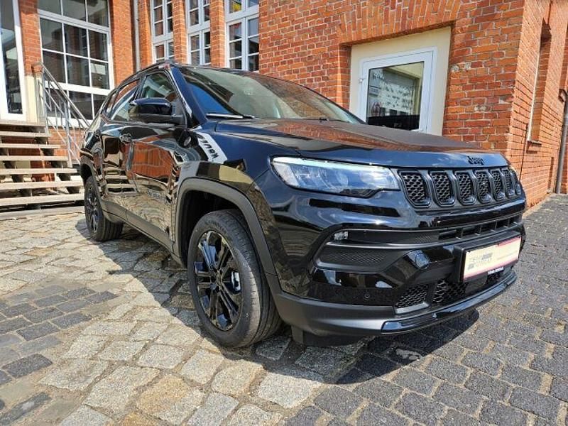 Neu Jeep Compass North 131 PS (96 kW) 2025 Schwarz SUV