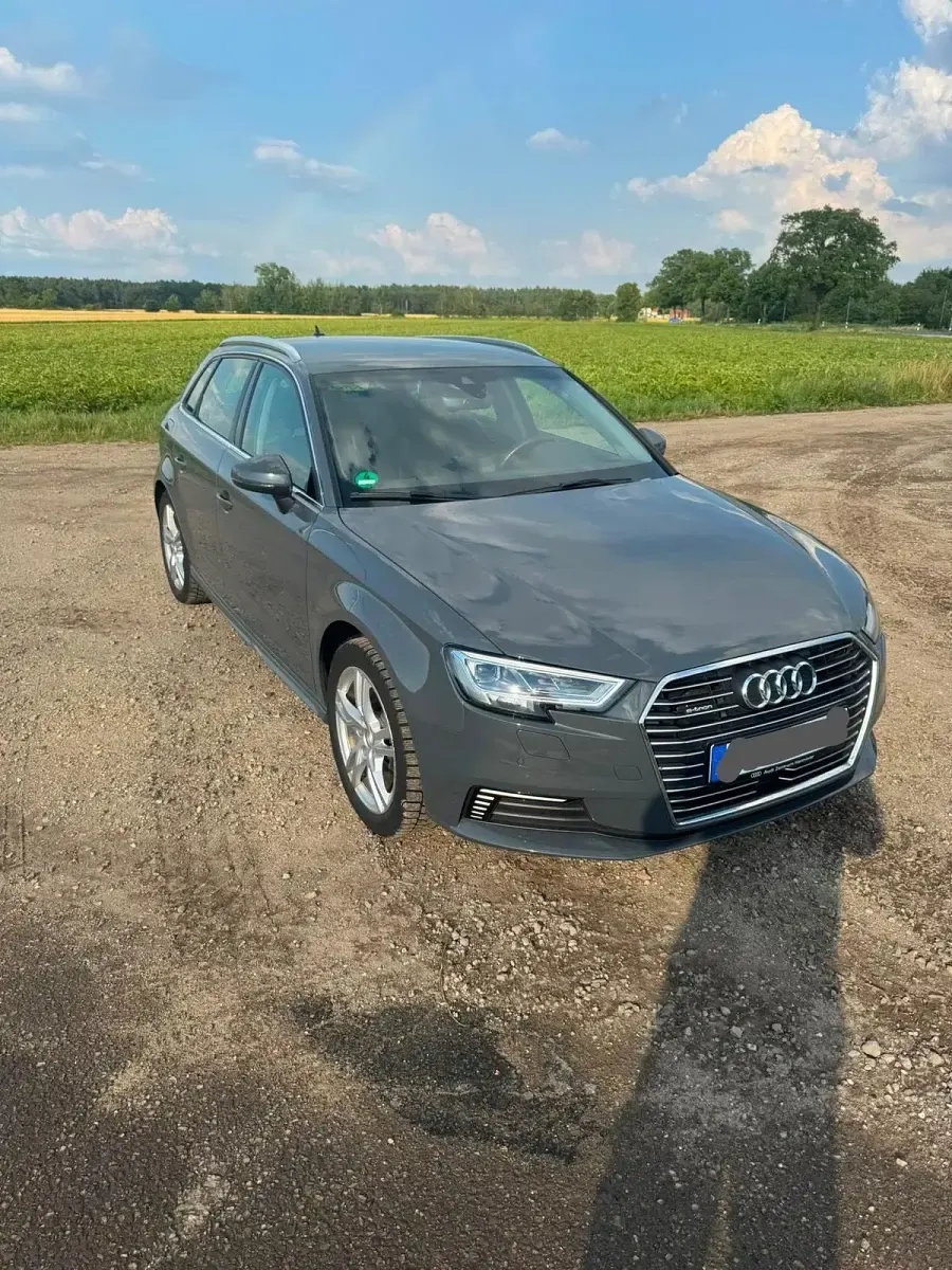 Gebraucht Audi A3 Design 150 PS (110 kW) 2020 Grau Limousine