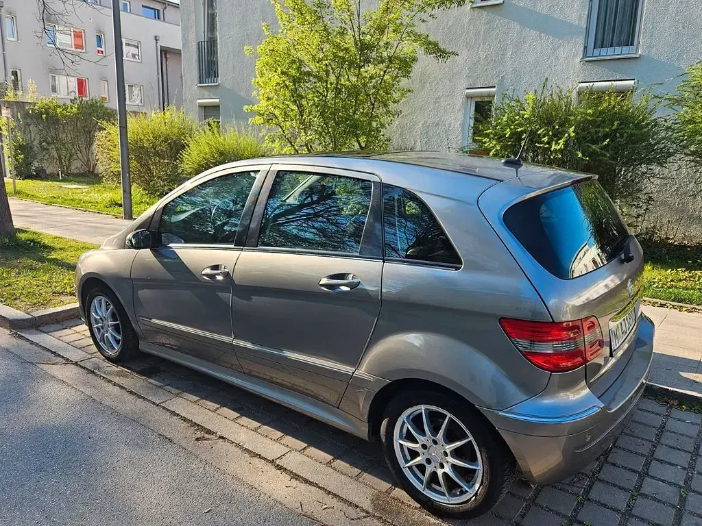 Gebraucht Mercedes B170 116 PS (85 kW) 2006 Grau Van / Kleinbus