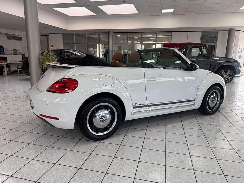 Gebraucht VW Beetle Cup 105 PS (77 kW) 2014 Weiß Kleinwagen