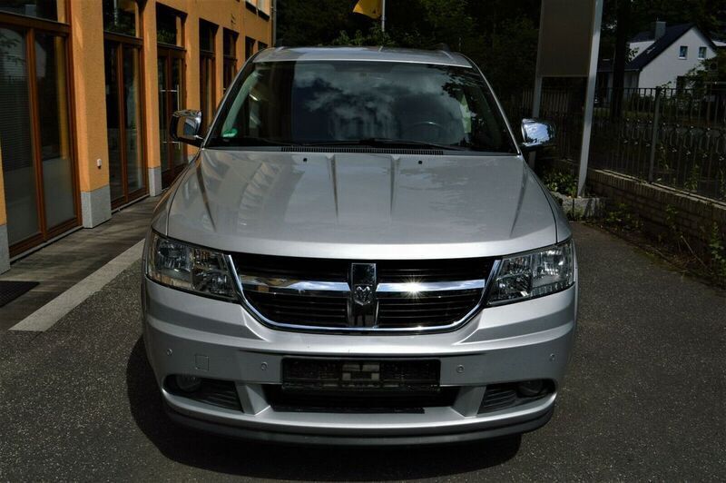 Gebraucht Dodge Journey SXT 140 PS (102 kW) 2010 Silber SUV