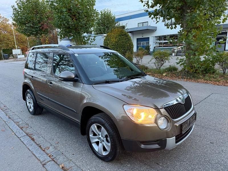 Braun Gebraucht 2013 Skoda Yeti SUV | 8.700 € (Superpreis) - Bild 1/4