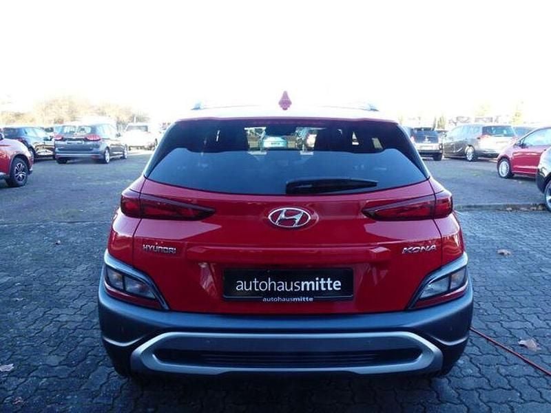 Gebraucht Hyundai Kona Trend 120 PS (88 kW) 2023 Rot SUV