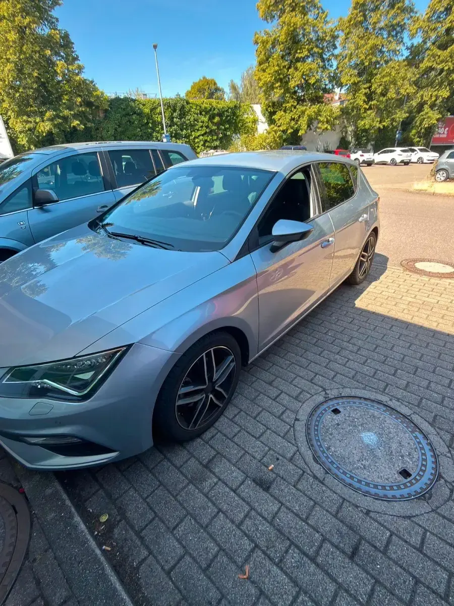 Gebraucht Seat Leon FR 150 PS (110 kW) 2021 Silber Limousine
