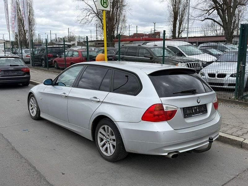 Gebraucht BMW 320 177 PS (130 kW) 2008 Silber Kombi