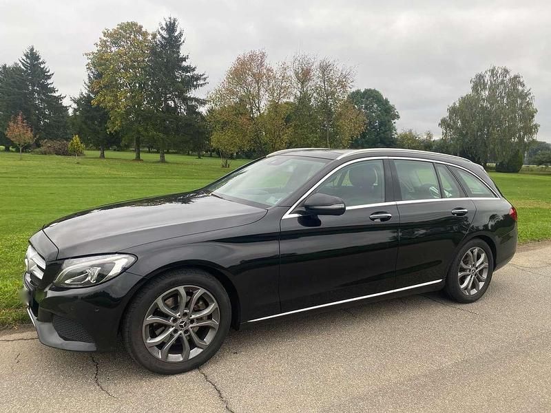 Schwarz Gebraucht 2017 Mercedes C220 Kombi | 14.875 € (Superpreis) - Bild 1/4