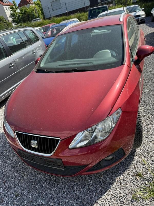 Rot Gebraucht 2011 Seat Ibiza ST Kombi | 1.150 € (Superpreis) - Bild 1/4