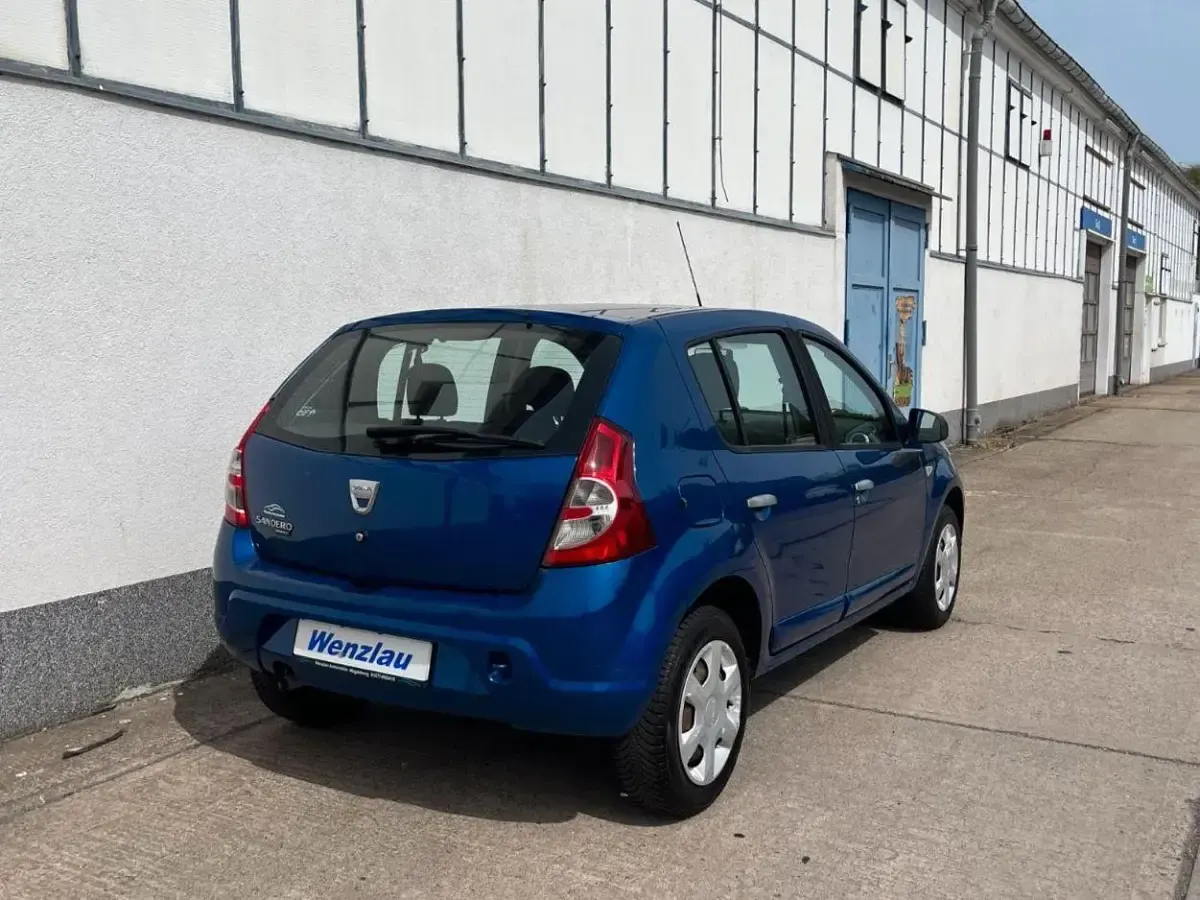 Gebraucht Dacia Sandero Lauréate 75 PS (55 kW) 2010 Blau Limousine