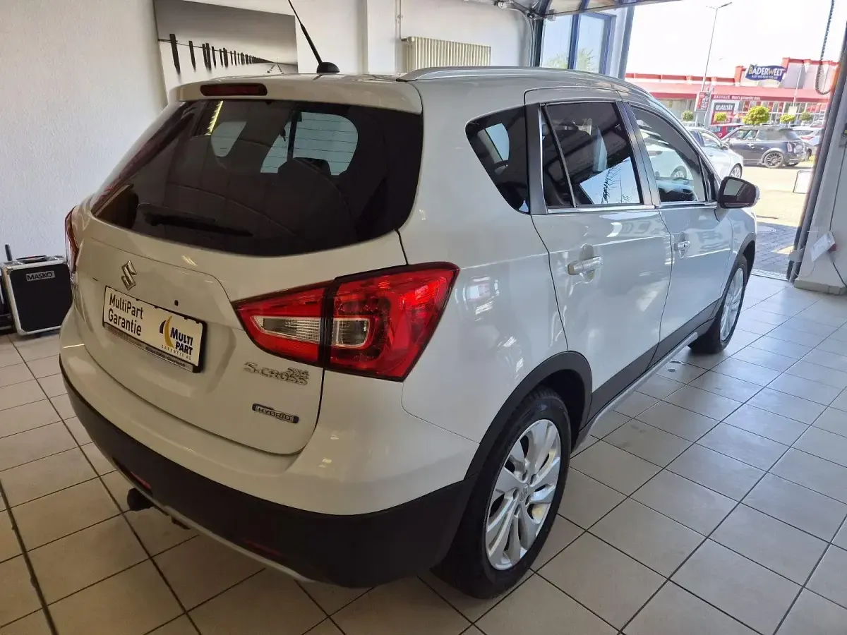 Gebraucht Suzuki SX4 129 PS (94 kW) 2021 Silber Limousine