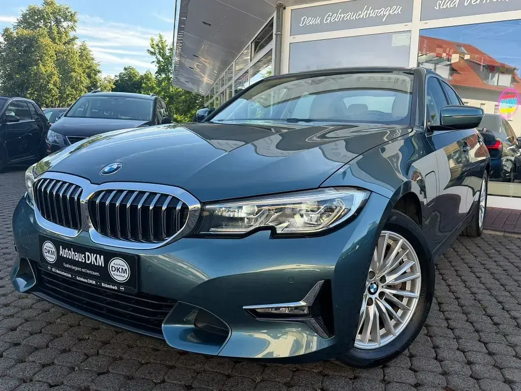 Gebraucht BMW 330 Luxury Line 184 PS (135 kW) 2020 Blau Limousine