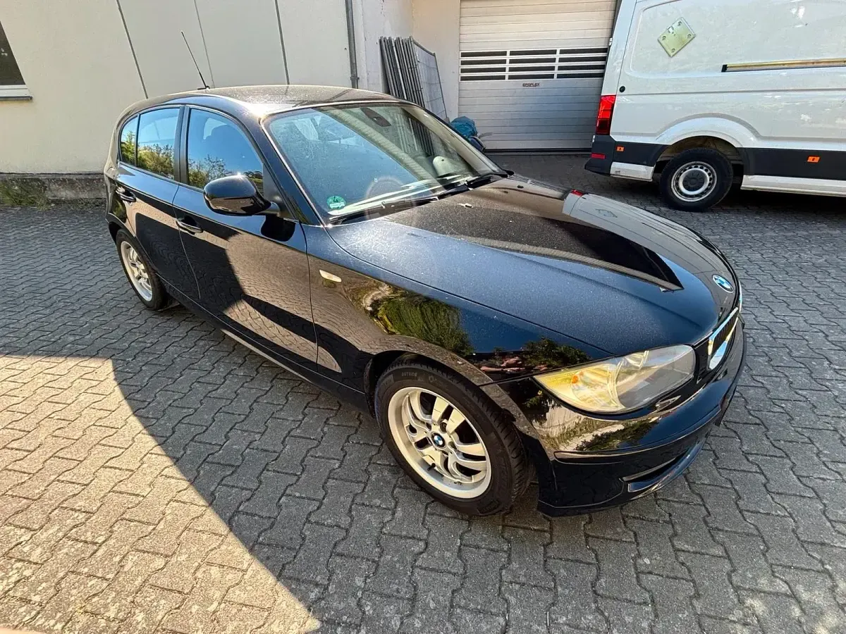 Gebraucht BMW 116 Advantage 122 PS (89 kW) 2010 Schwarz Kleinwagen